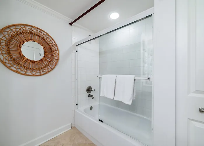 Colony Tower Unit 20a * Pensacola