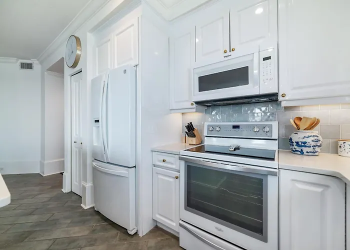 Colony Tower Unit 20a Holiday home *